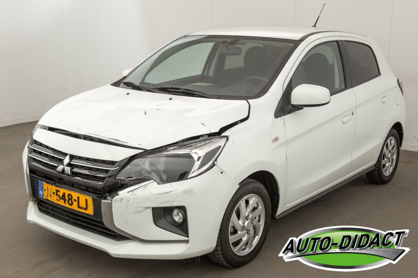 Mitsubishi Space Star - 1.2 Intense 87.699 km - AutoWereld.nl
