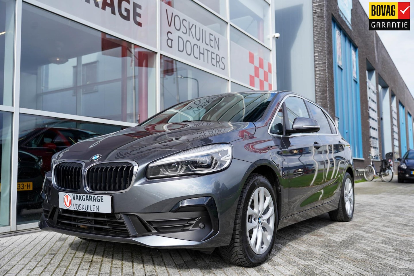 BMW 2-serie Active Tourer - 225i Hybride Carplay | Leder | Panoramadak - AutoWereld.nl