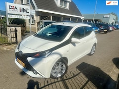 Toyota Aygo - 1.0 VVT-i x-cite met Bluetooth en groot scherm