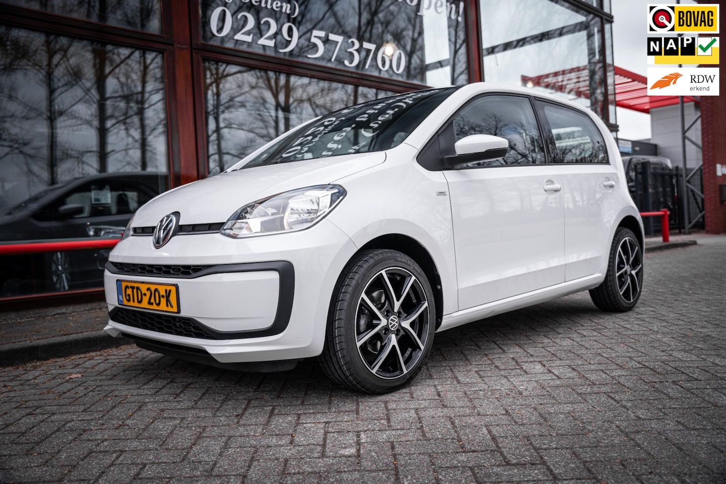 Volkswagen Up! - 1.0 BMT high up! | Airco | Bluetooth Telefoon | Stuur bediening | Telefoon houder | Electr - AutoWereld.nl