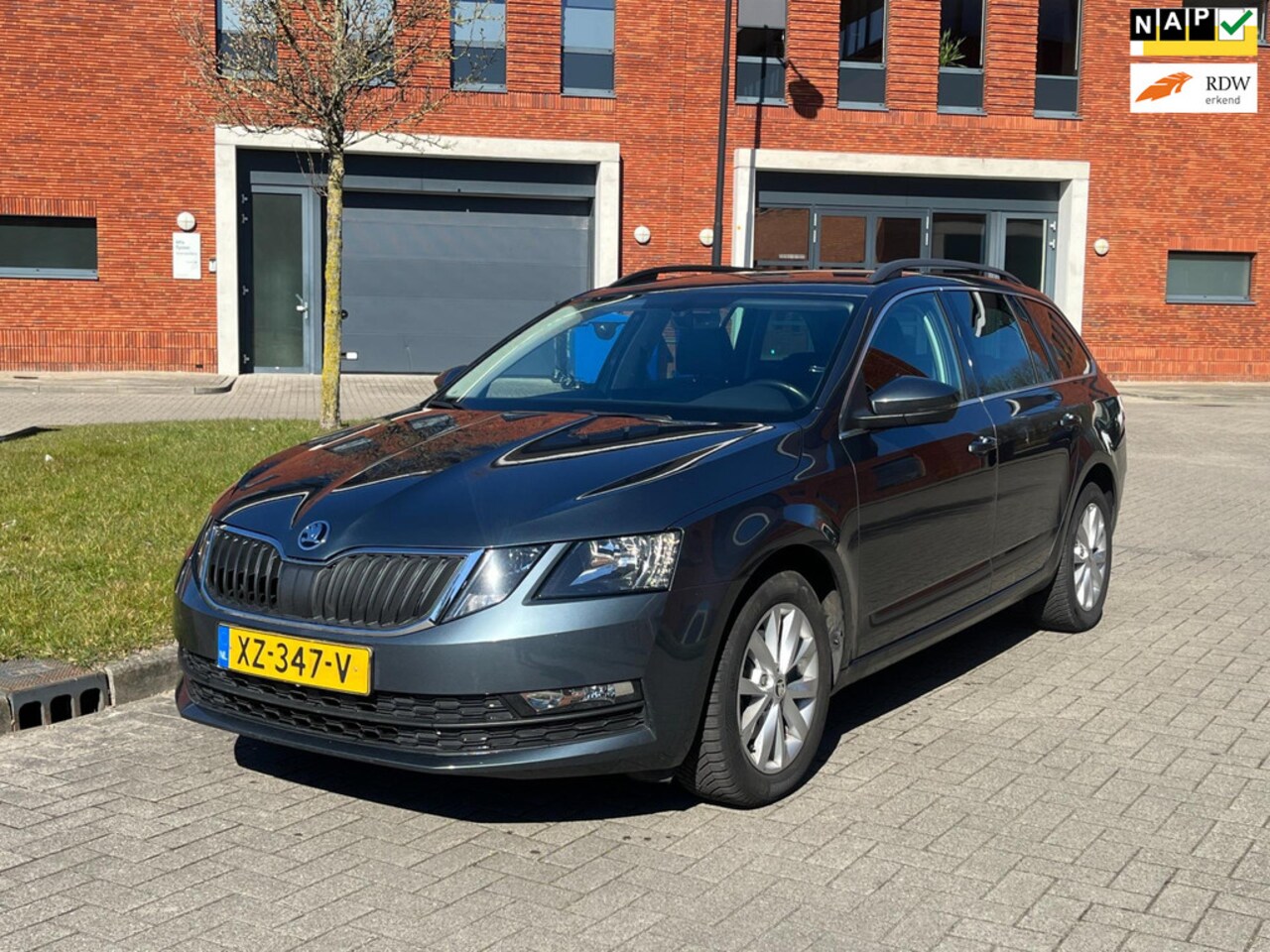 Skoda Octavia Combi - 1.0 TSI Greentech Amb. Business Automaat APK 2027 CarPlay - AutoWereld.nl