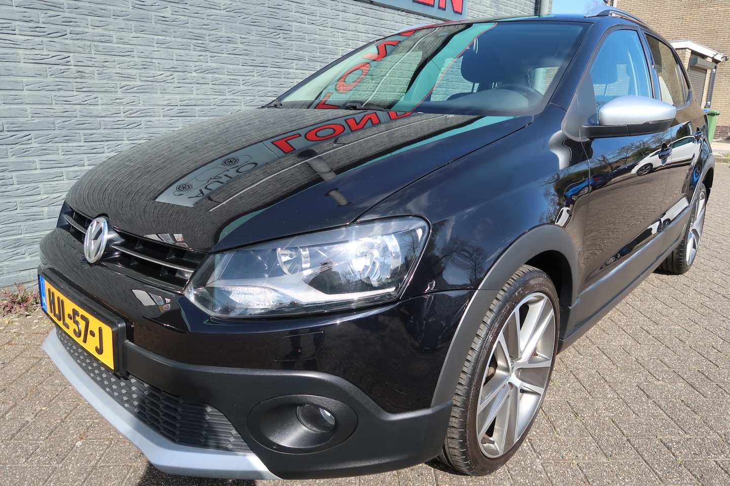 Volkswagen Polo - 1.2 TSI Highline een zeer nette en goed onderhouden Cross Polo met hoge instap - AutoWereld.nl