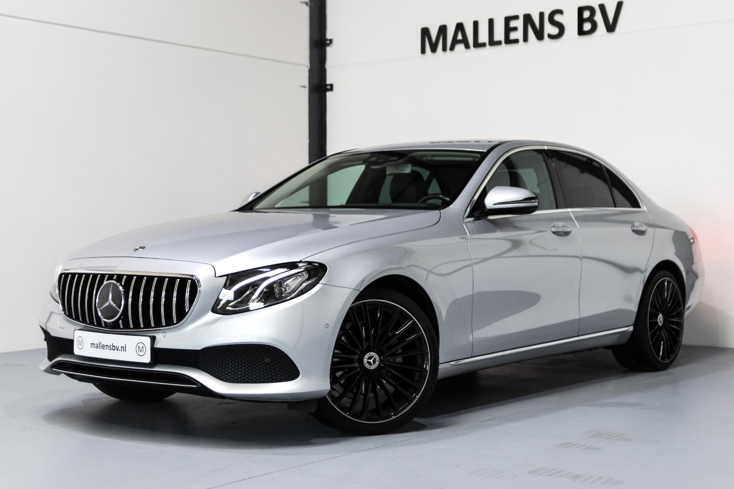 Mercedes-Benz E-klasse - 200 Ambition NAP/ORIGNL/CHIP/KLEPSYSTEEM/20INCH/DEALEROH - AutoWereld.nl