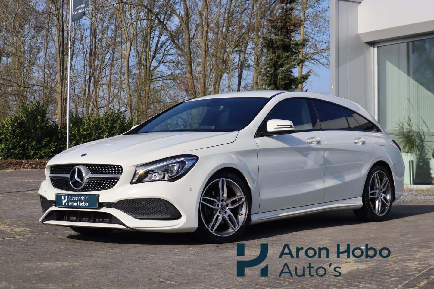 Mercedes-Benz CLA-klasse Shooting Brake - 180 AMG Camera, Trekhaak, Stoelverwarming - AutoWereld.nl