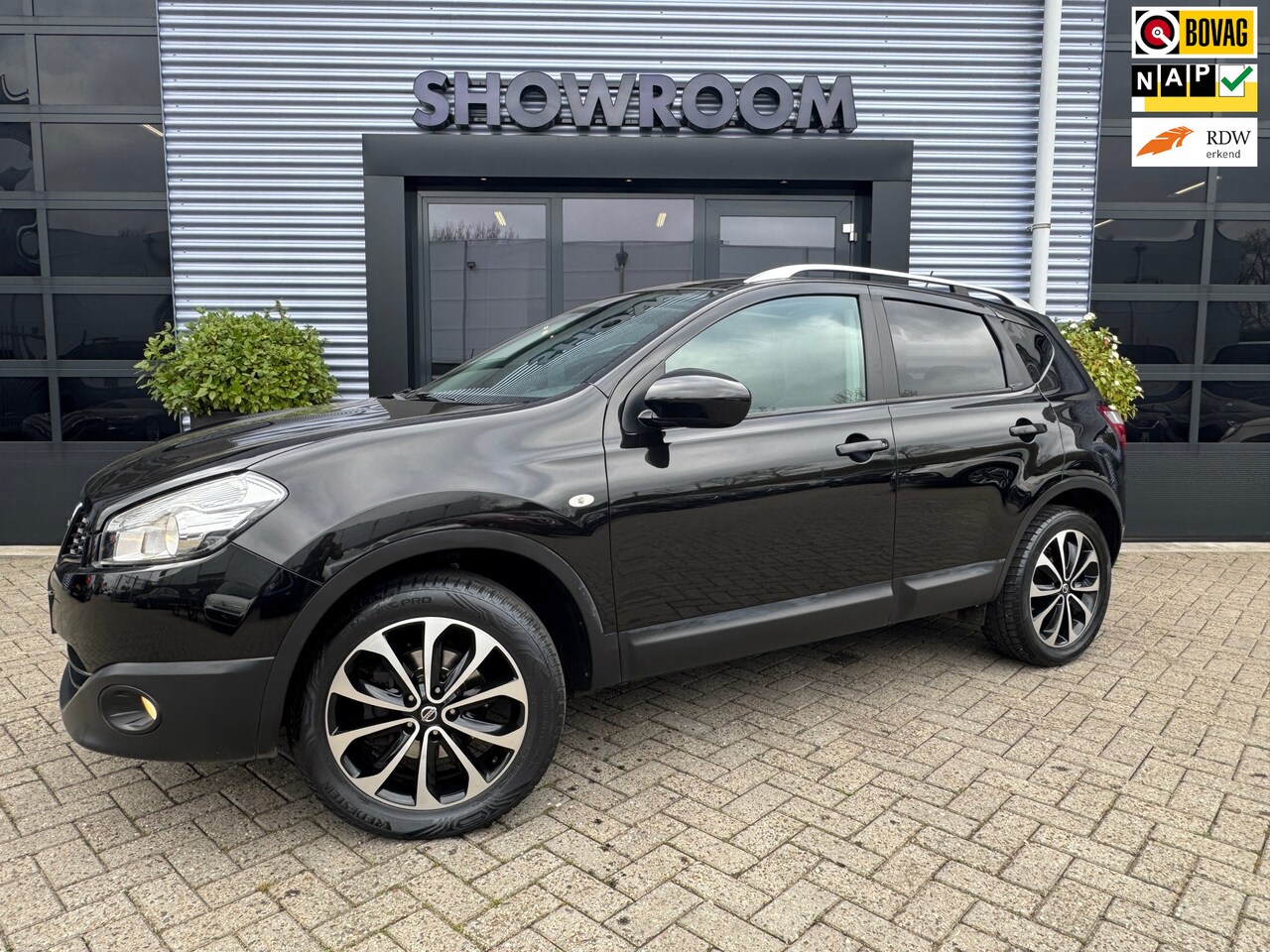 Nissan Qashqai - 1.6 Connect Edition Cruise|Pano|Trekhaak|Camera|Navi - AutoWereld.nl