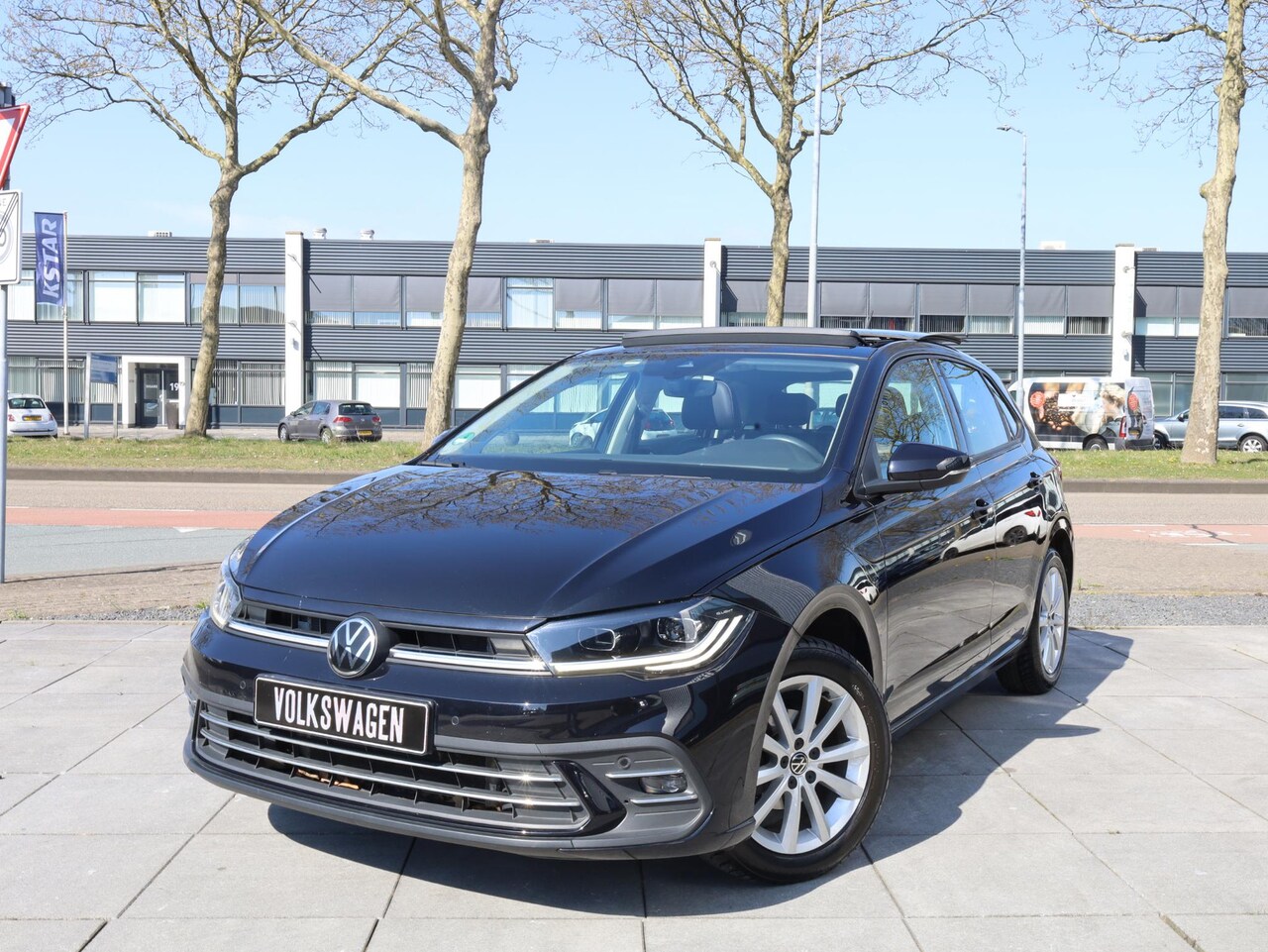Volkswagen Polo - 1.0 TSI Highline Panodak | Virtual | Keyless | Camera | IQ Light | Carplay | Fabrieksgaran - AutoWereld.nl