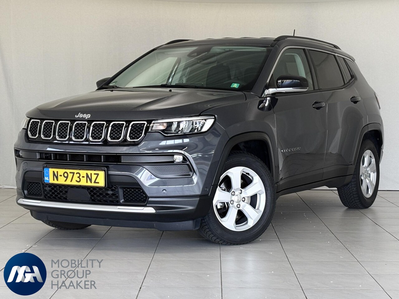 Jeep Compass - 1.3T Limited I Trekhaak I Lederen Bekleding I Parkeercamera I Apple-Android - AutoWereld.nl