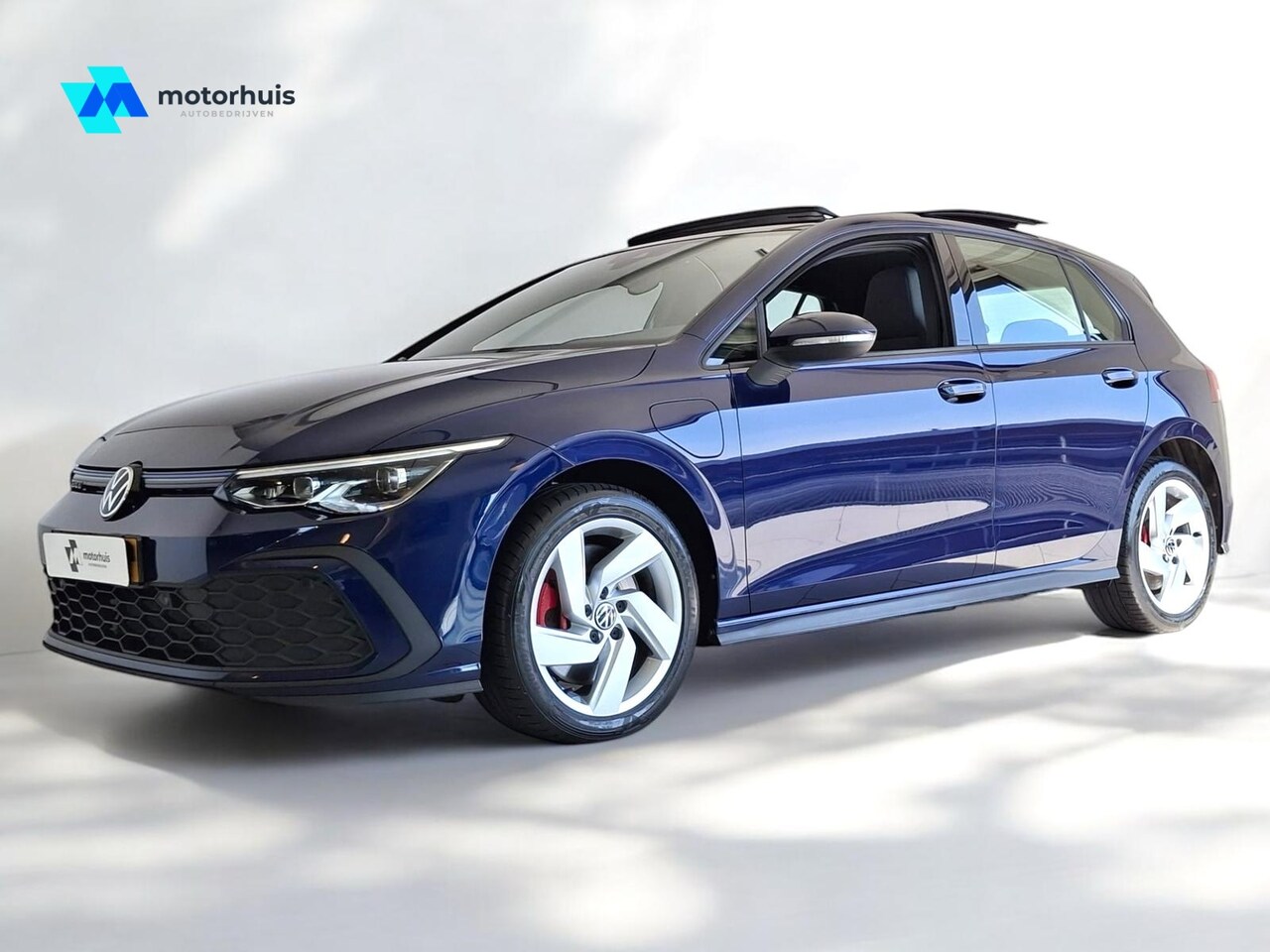 Volkswagen Golf - 1.4 eHybrid 245pk DSG GTE PANO LED NAVI VIRTUAL - AutoWereld.nl