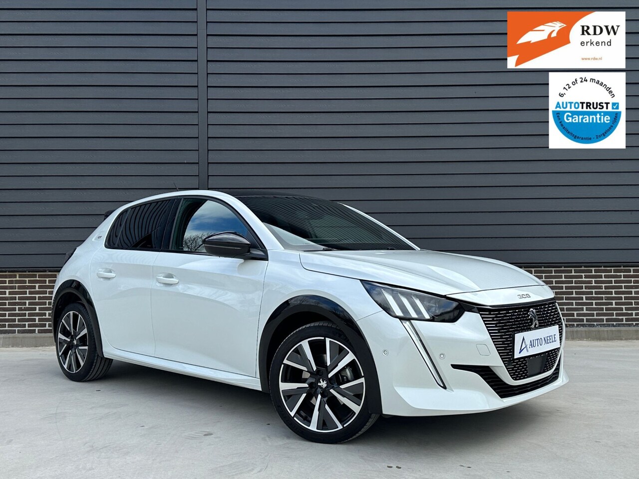 Peugeot 208 - 1.2 PureTech 100 pk GT Automaat Dodehoeksens, Keyless, Camera - AutoWereld.nl