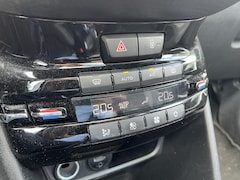 Peugeot 2008 - 1.6 VTi 120 pk Crossway | NAV. | PANORAMADAK | CLIMA | PDC |