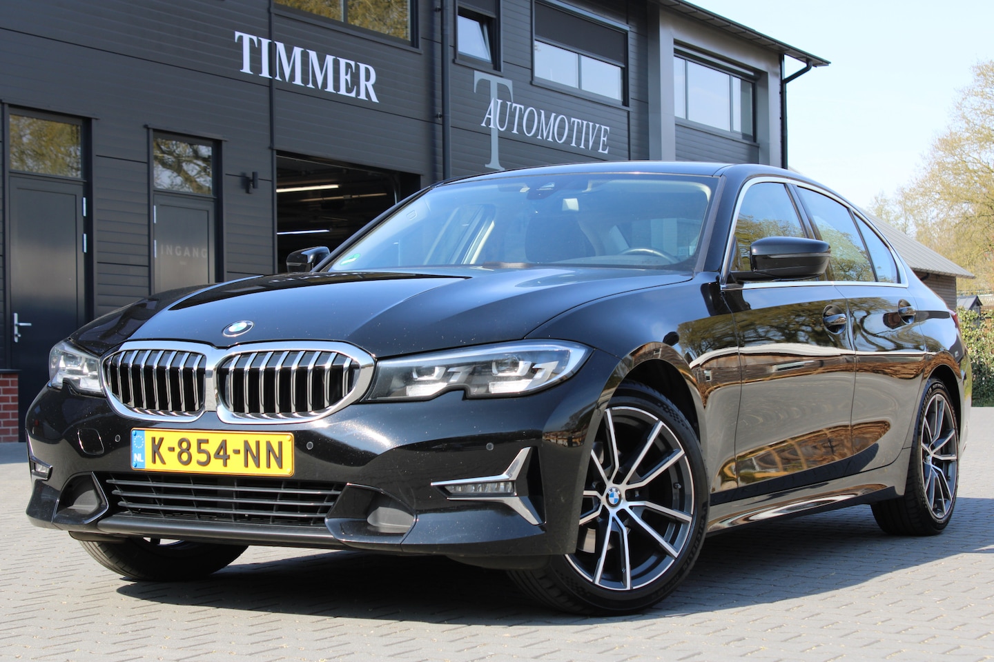 BMW 3-serie - 320i High Executive Leder - Stoelverwarming - Dealer onderhouden Luxery line - AutoWereld.nl