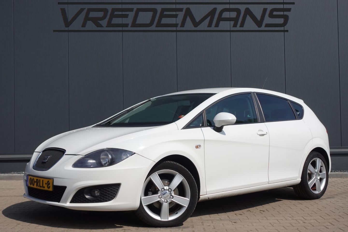 Seat Leon - 1.6 TDI Ecomotive Businessline COPA 1.6 TDI Ecomotive Businessline COPA - AutoWereld.nl