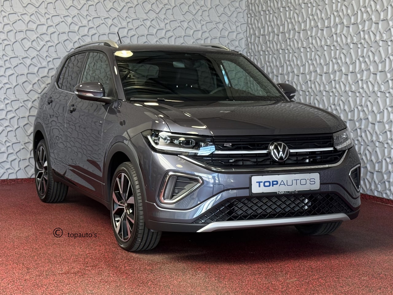 Volkswagen T-Cross - 1.5 TSI 150PK R-LINE EDITION LED 18''LMV IQ CAMERA STOELVERW 2025 - AutoWereld.nl