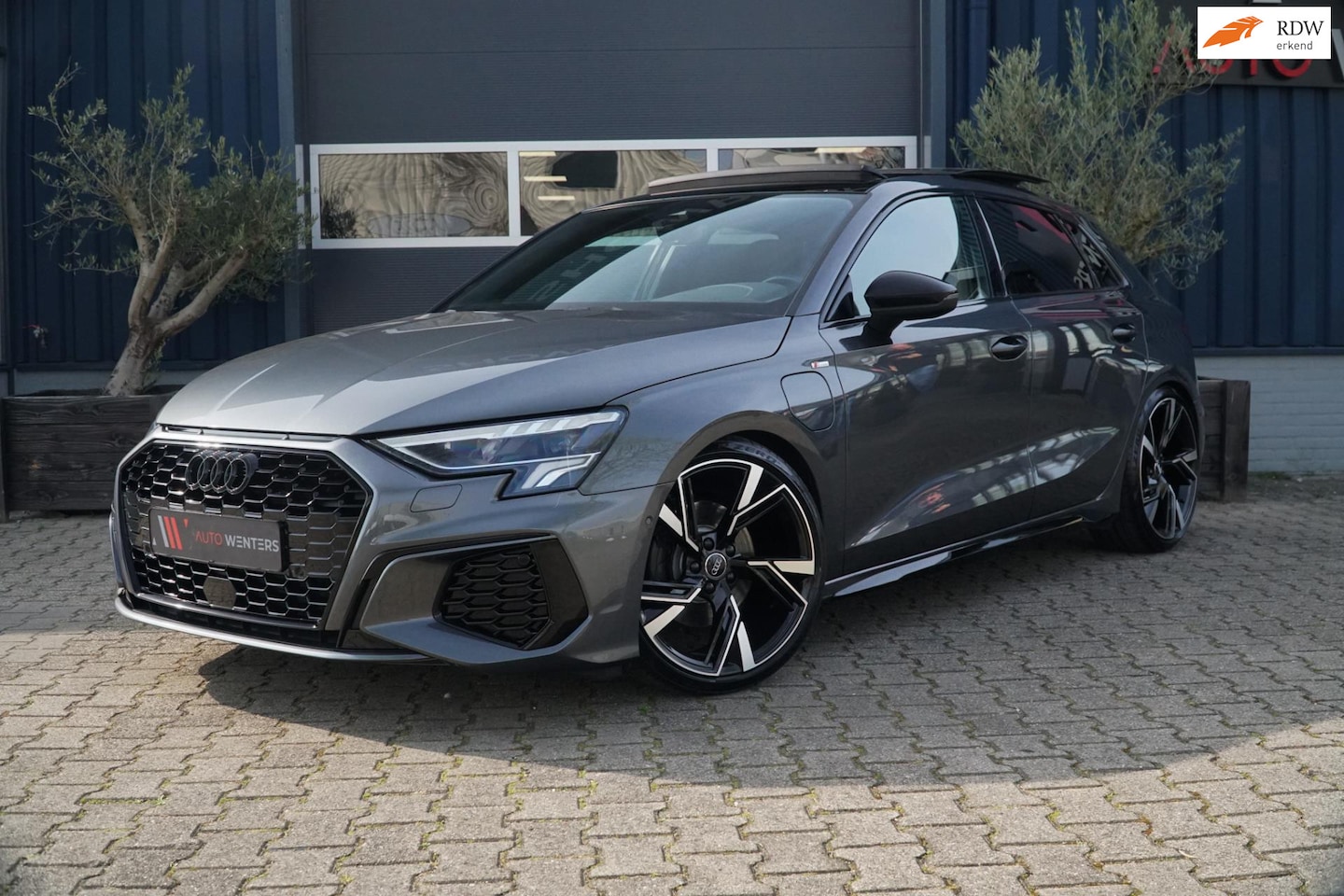 Audi A3 Sportback - 40 TFSI e Edition PANO|CAMERA|SLINE - AutoWereld.nl