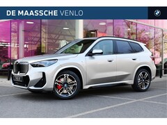 BMW iX1 - eDrive20 M Sport / Trekhaak / Sportstoelen / Adaptieve LED / M Adaptief onderstel / Comfor