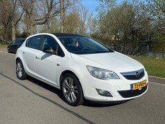 Opel Astra - 1.6 Selection* Apk 26-04-2026* Automaat* N.A.P