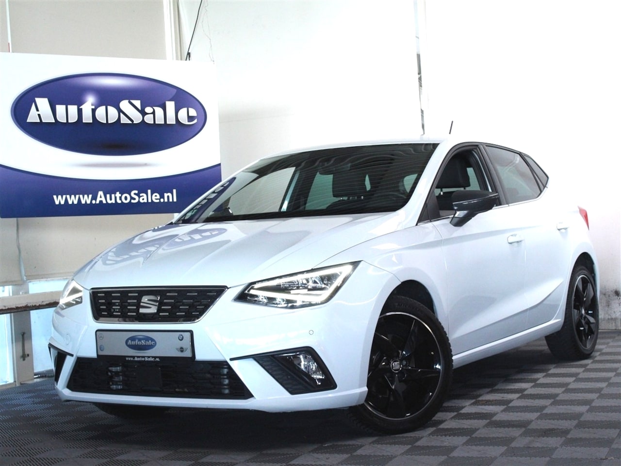 Seat Ibiza - 1.0 TSI FR DSG BEATS VIRTUAL CARPLAY LEDER CAMERA STOELVW '19 - AutoWereld.nl