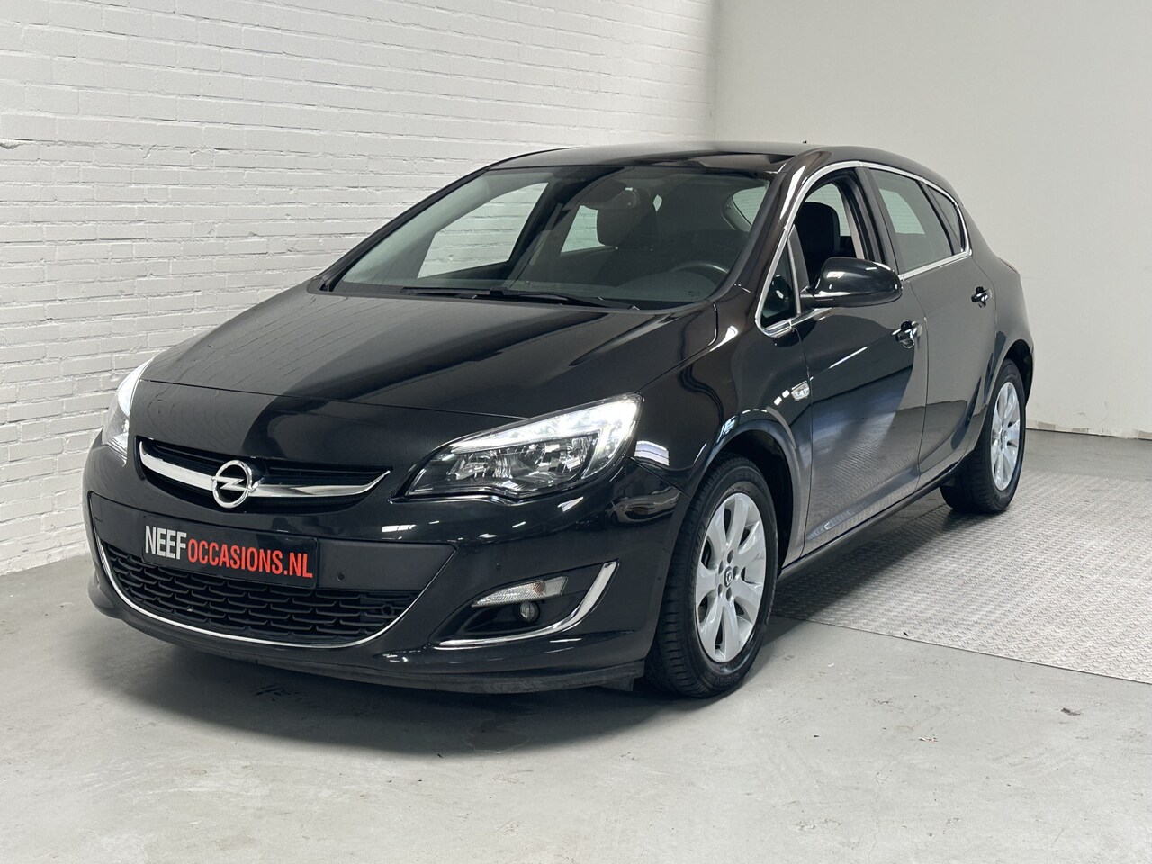 Opel Astra - 1.4 Business + CLIMA / NAVI /CRUISE /LMV - AutoWereld.nl