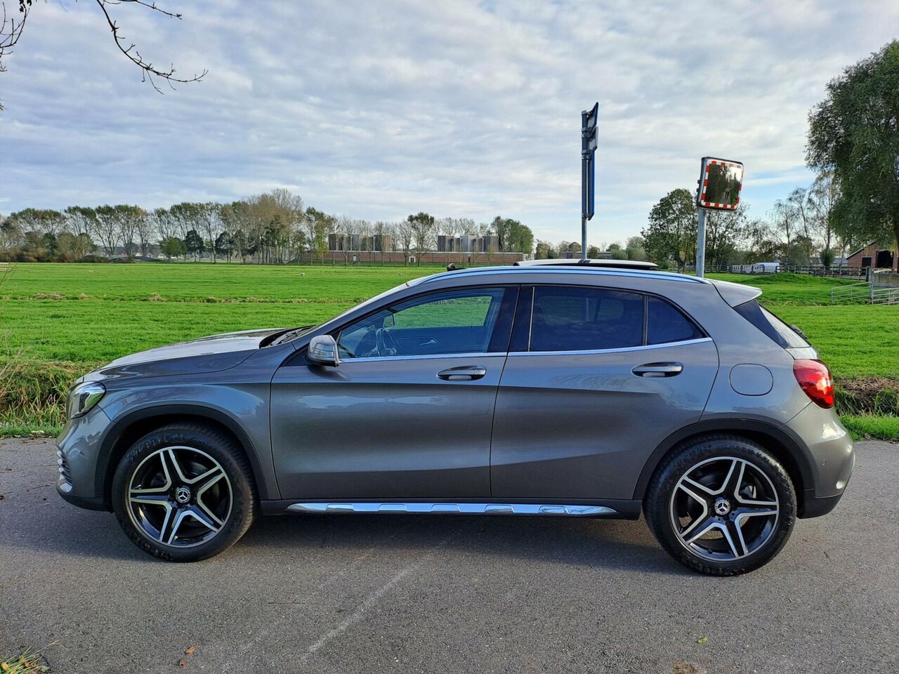 Mercedes-Benz GLA-Klasse - 220 d 4Matic Premium Plus Panoramadak - AutoWereld.nl