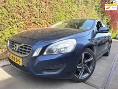 Volvo V60 - 1.6 T3 Momentum