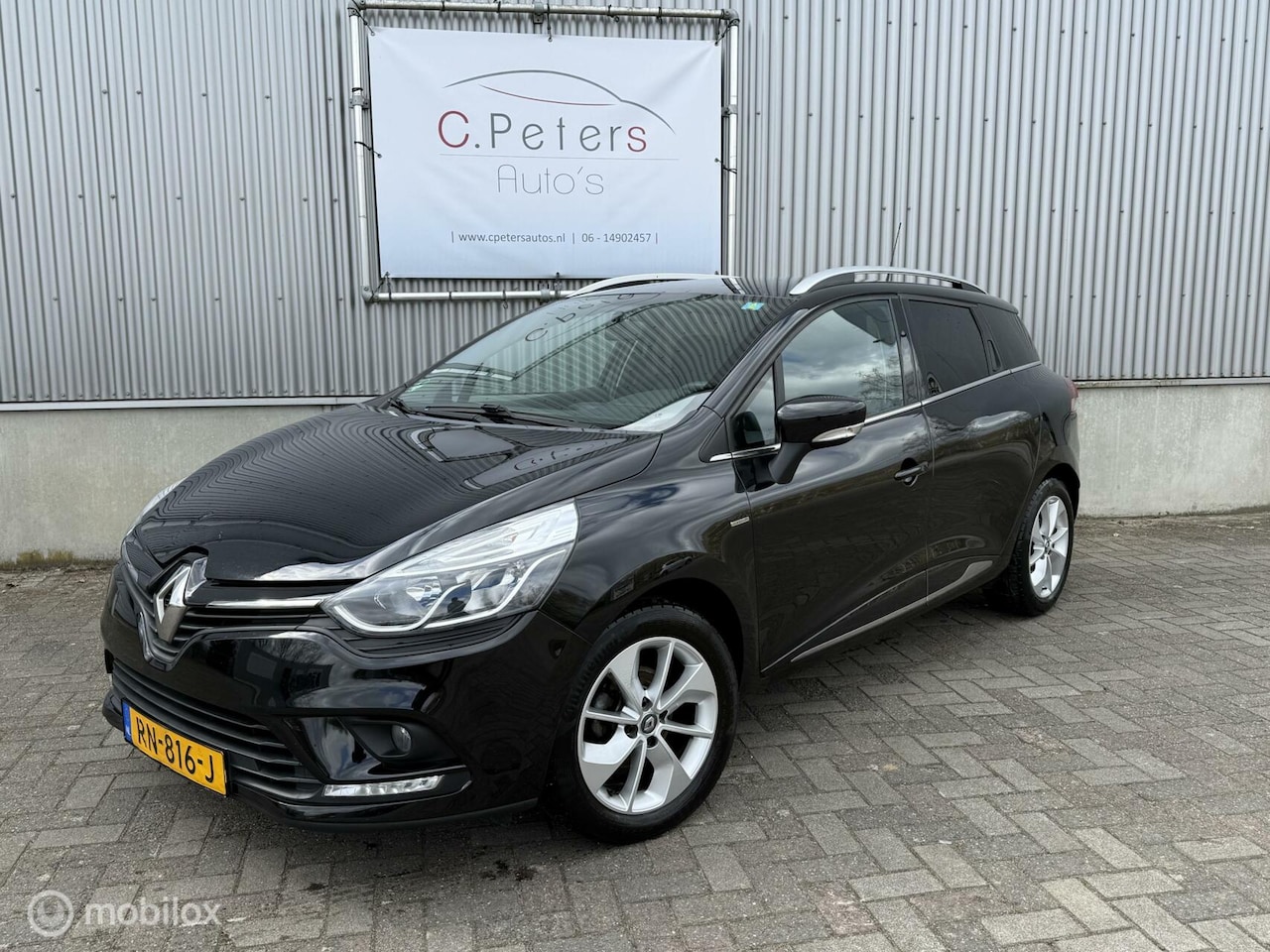Renault Clio Estate - 0.9 TCe Limited 2018 / Airco / Parkeersensoren / Navigatie / DAB / Dealeronderhouden 1e ei - AutoWereld.nl