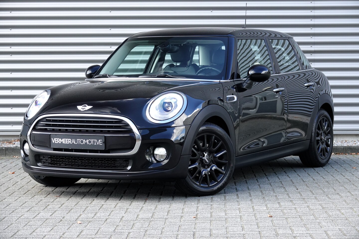 MINI Cooper - Mini 1.5 Chili Business | LED | Navi | Leder | Automaat |Sfeer | 5Drs | - AutoWereld.nl