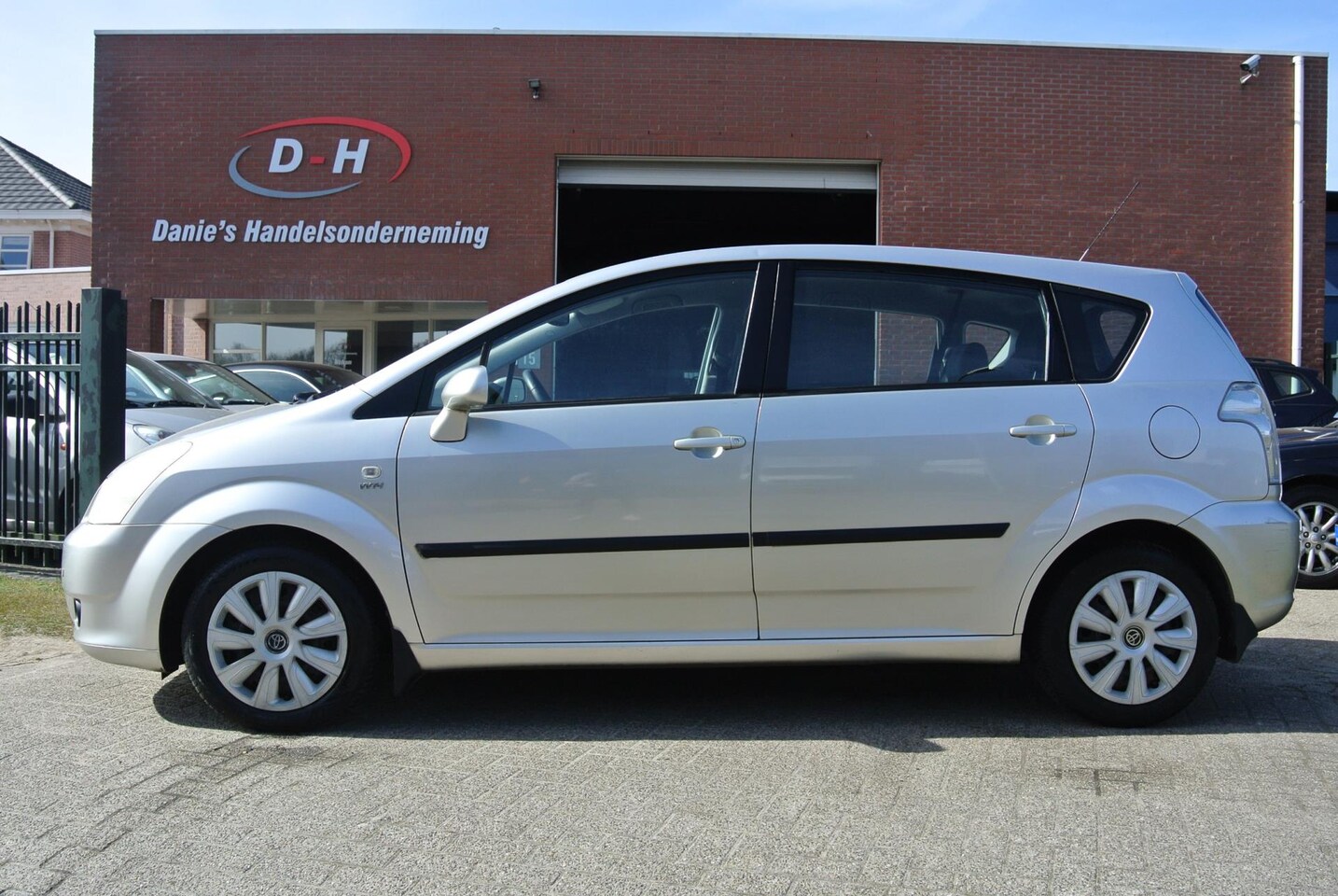 Toyota Corolla Verso - 1.8 VVT-i Sol 7p. airco automaat apk 11-04-2026 inruil mogelijk nap - AutoWereld.nl