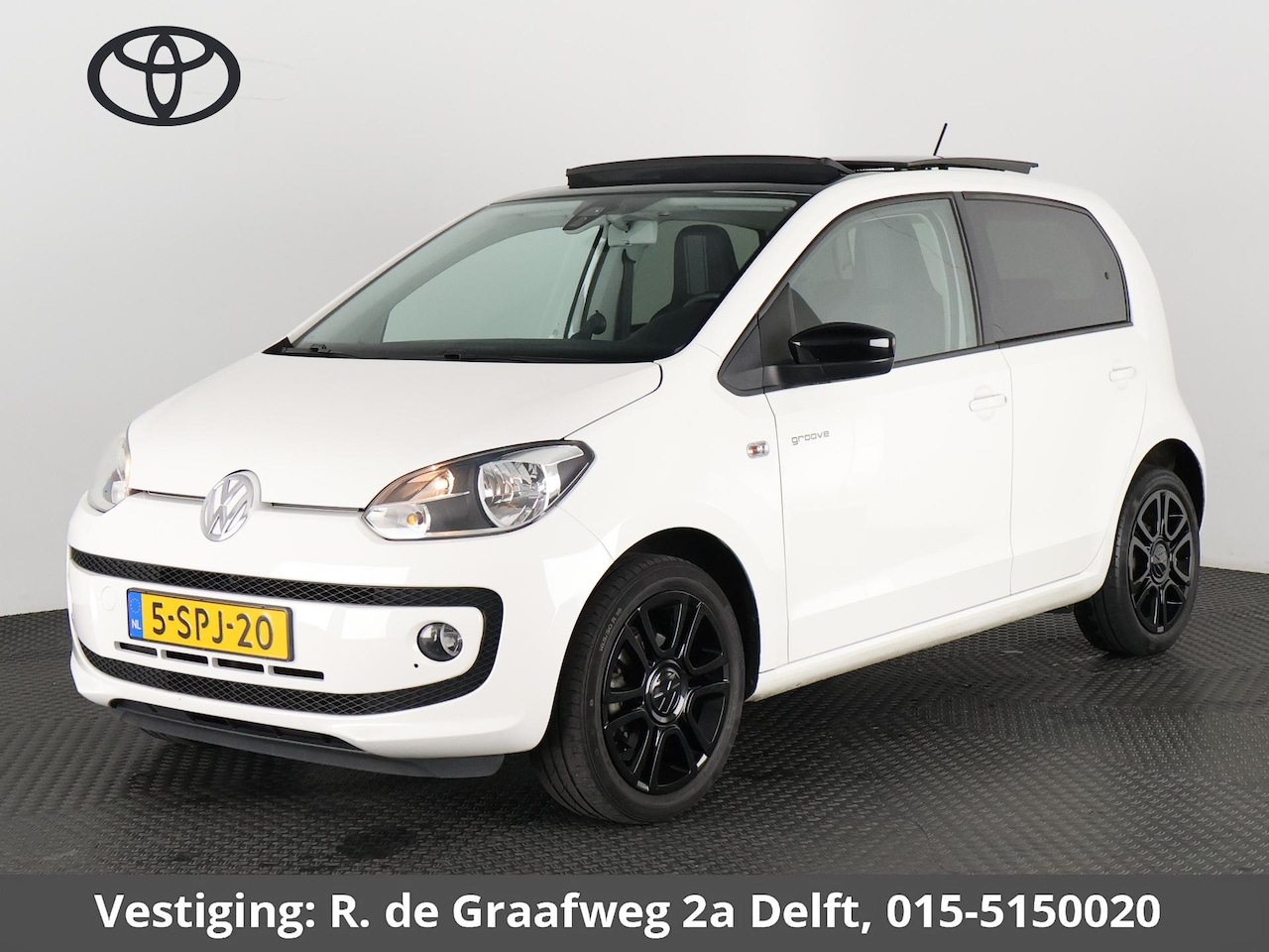 Volkswagen Up! - 1.0 Groove Up! Automaat | Airco | Navigatie | Panoramadak | Parkeersensoren | - AutoWereld.nl