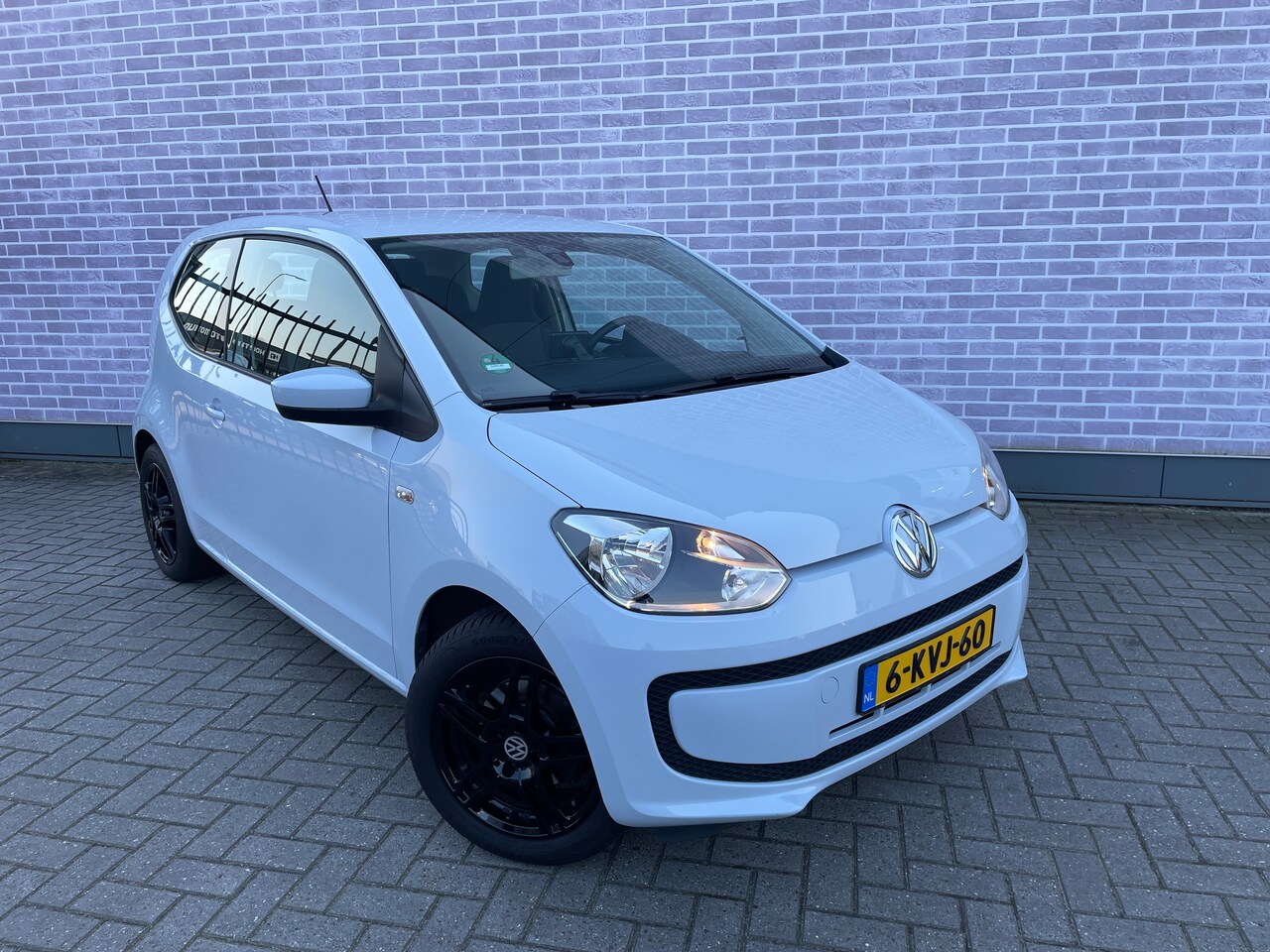 Volkswagen Up! - 1.0 move up! BlueMotion - AutoWereld.nl