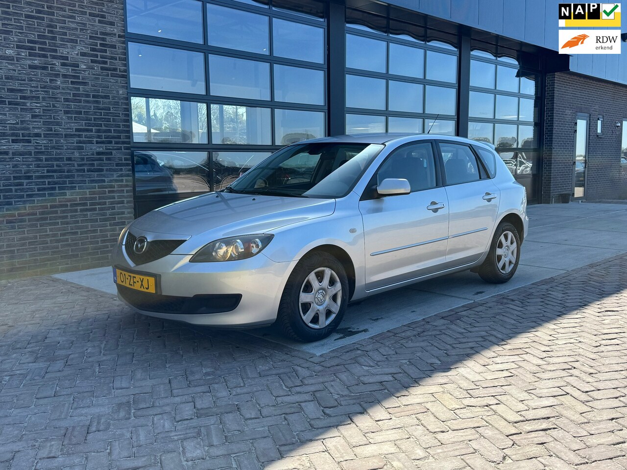 Mazda 3 - 1.6 S-VT Touring | Autm | Cruise | PDC | Airco | Radio | - AutoWereld.nl
