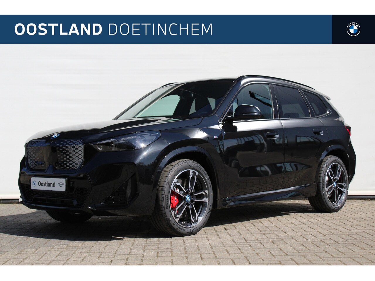BMW iX1 - eDrive20 M Sport / Panoramadak / Trekhaak / Sportstoelen / Adaptieve LED / M Adaptief onde - AutoWereld.nl