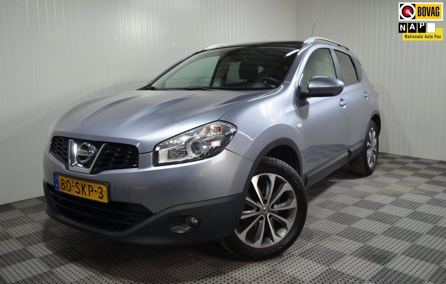 Nissan Qashqai - 1.6 Connect Edition / Trekhaak / Pano./ Navi./ LM / NL auto - AutoWereld.nl