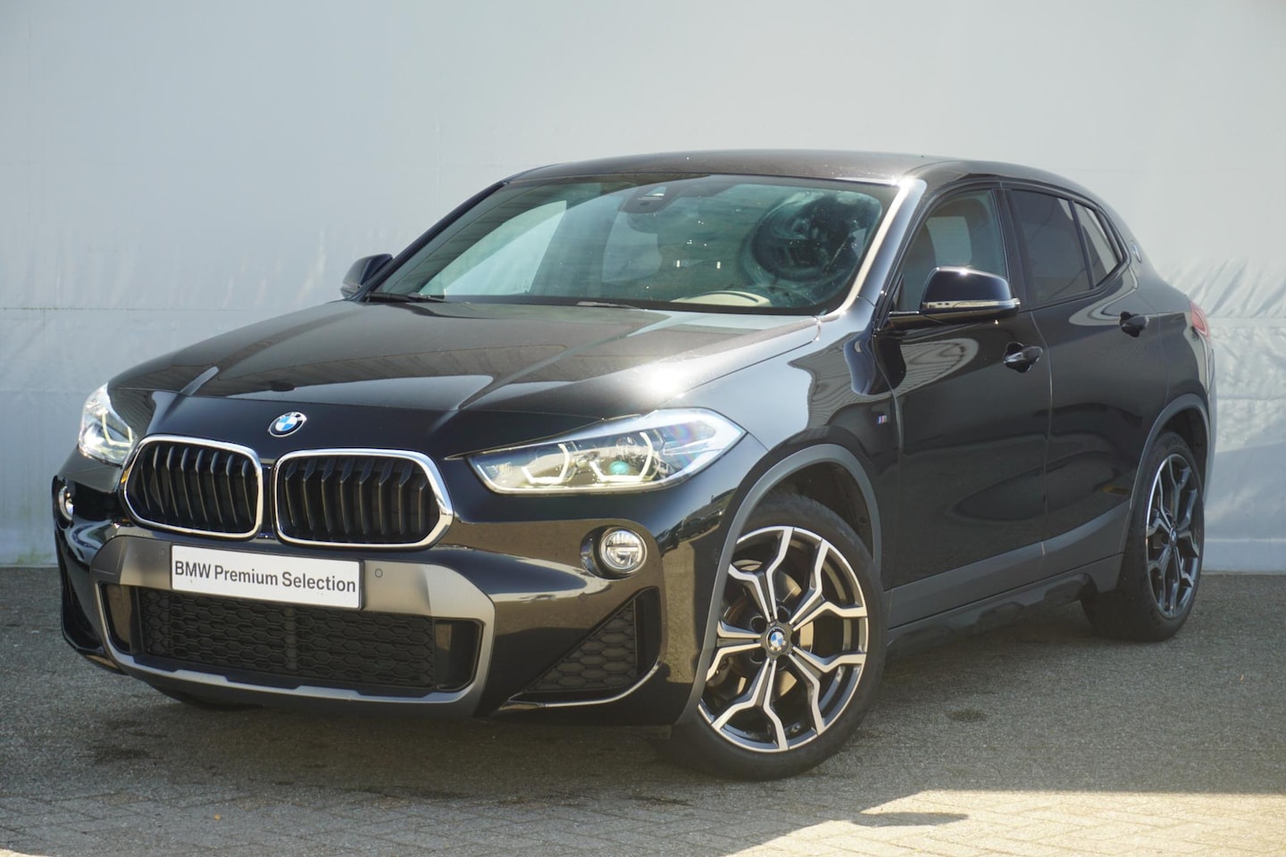 BMW X2 - sDrive20i M Sportpakket X 19'' / Trekhaak / Driving Assistant / HiFi System - AutoWereld.nl