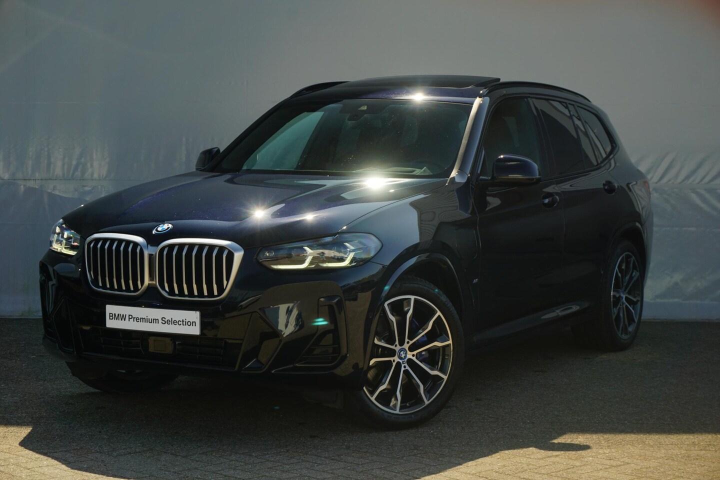 BMW X3 - xDrive30e M Sportpakket 20'' / Panoramadak / Active Cruise Control / Head-Up Display / Har - AutoWereld.nl