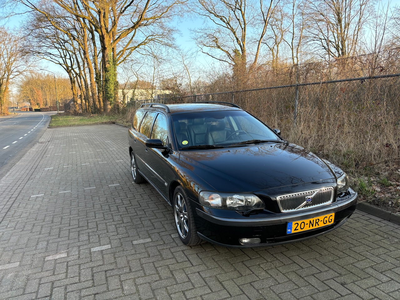 Volvo V70 - 2.4 Black Sapphire Edition II - AutoWereld.nl