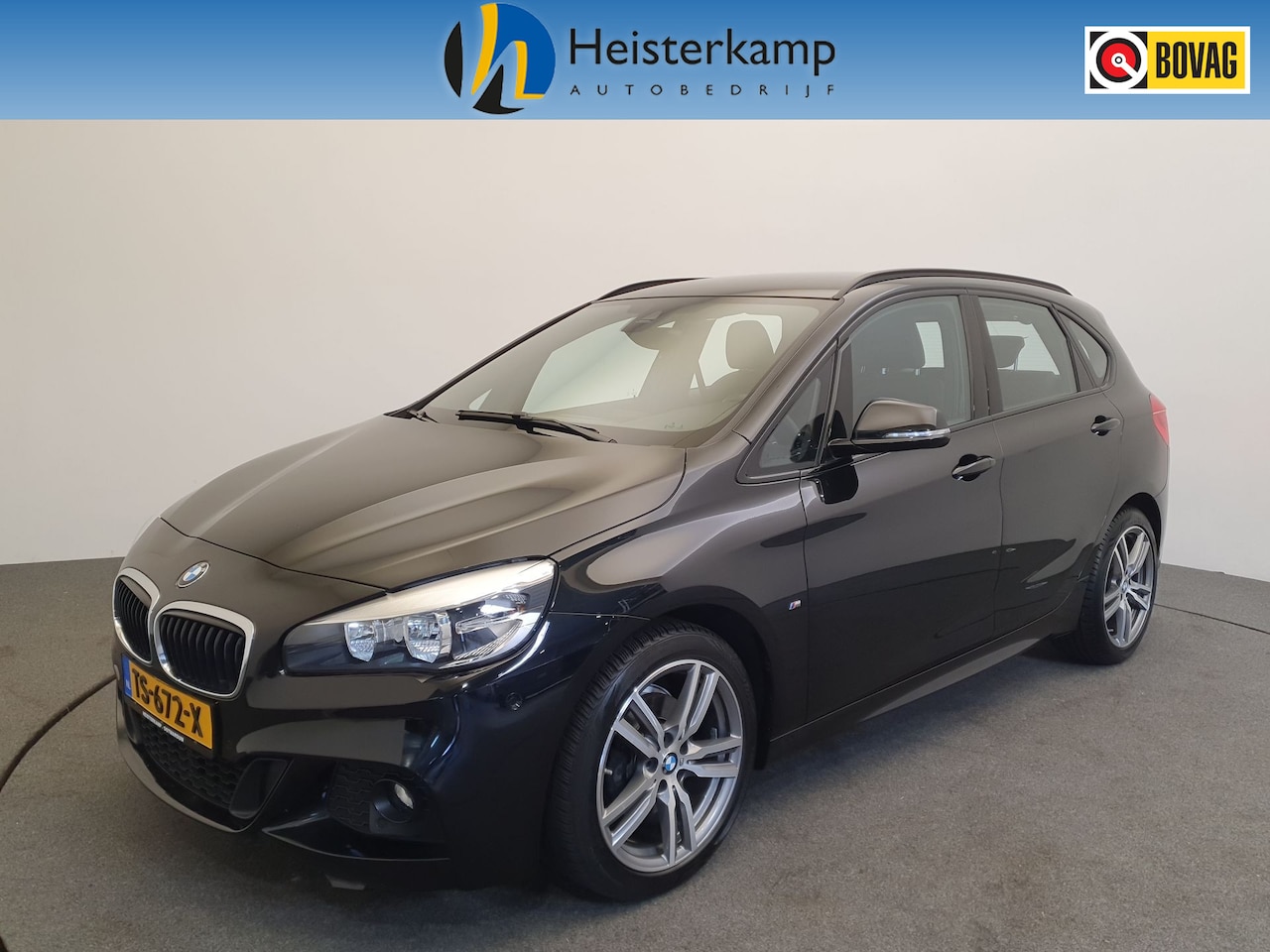 BMW 2-serie Active Tourer - 218i High Executive M Panorama dak, Leder, M sport - AutoWereld.nl