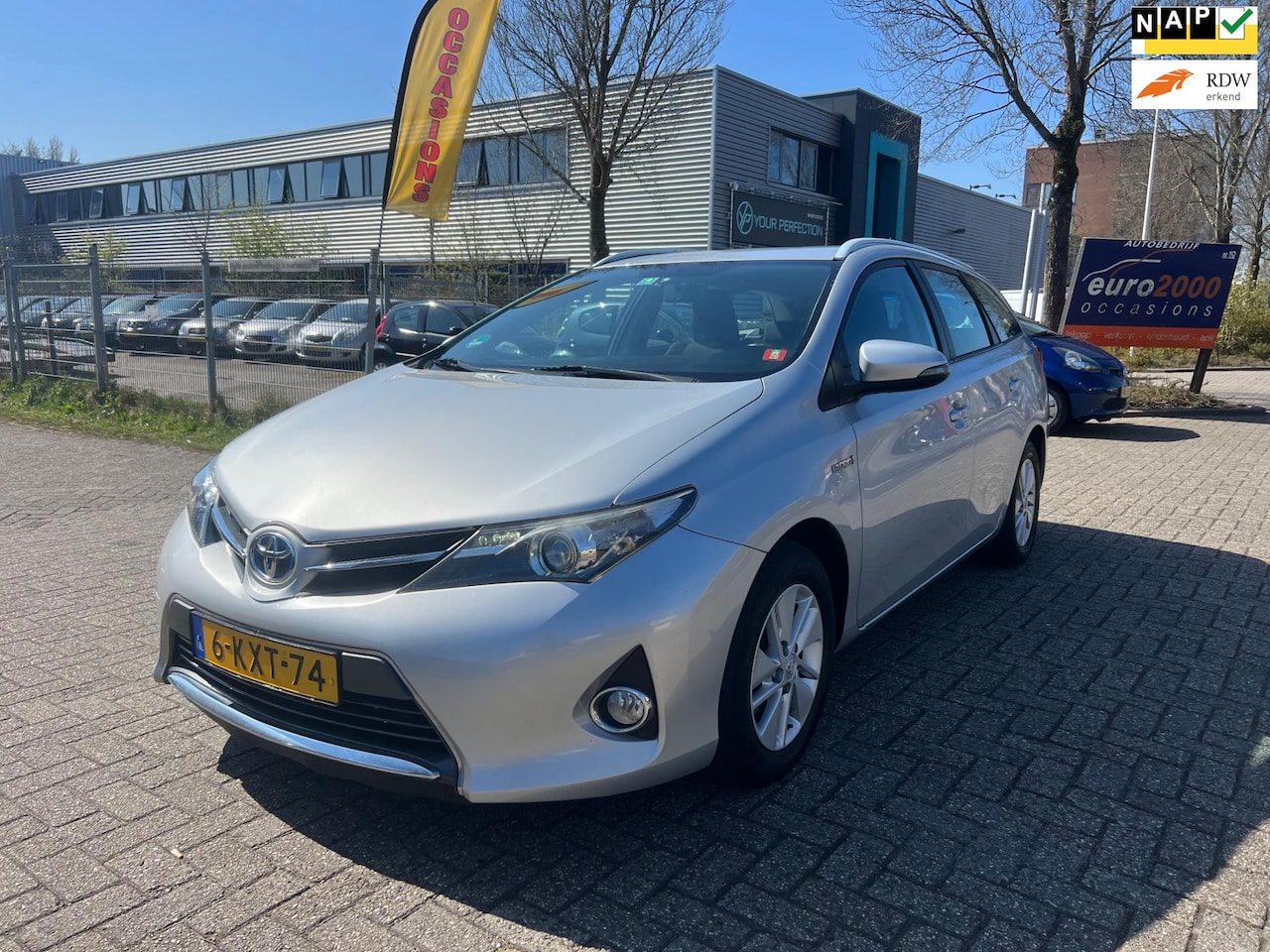 Toyota Auris Touring Sports - 1.8 Hybrid Aspiration Luxe ! - AutoWereld.nl