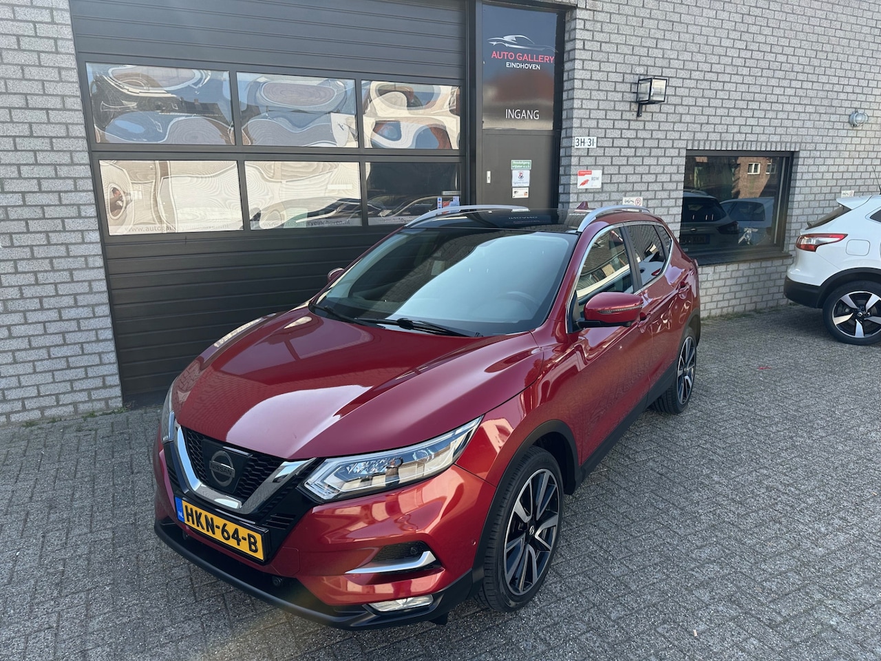 Nissan Qashqai - 1.6 Tekna *164pk*PANO(*NAVI*TREK-HAAK*VERWARM ELEK LEDER STOELEN*CRUISE-CONTROL*1ste EIGN* - AutoWereld.nl
