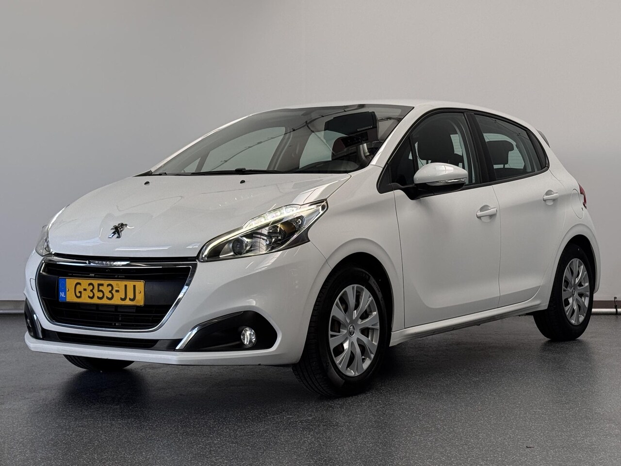 Peugeot 208 - 1.2 PureTech Blue Lease Active | Airco | Apple Carplay - AutoWereld.nl