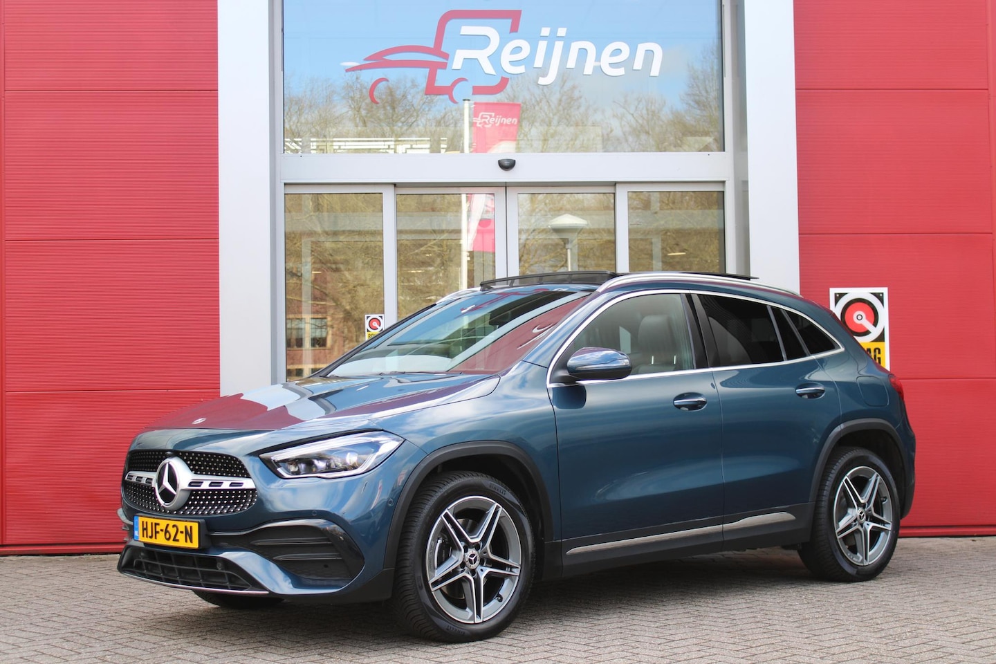 Mercedes-Benz GLA-Klasse - 250 e AMG LINE | SFEER VERLICHTING | PANORAMISCH SCHUIF/KANTEL DAK | MULTI BEAM LED KOPLAM - AutoWereld.nl