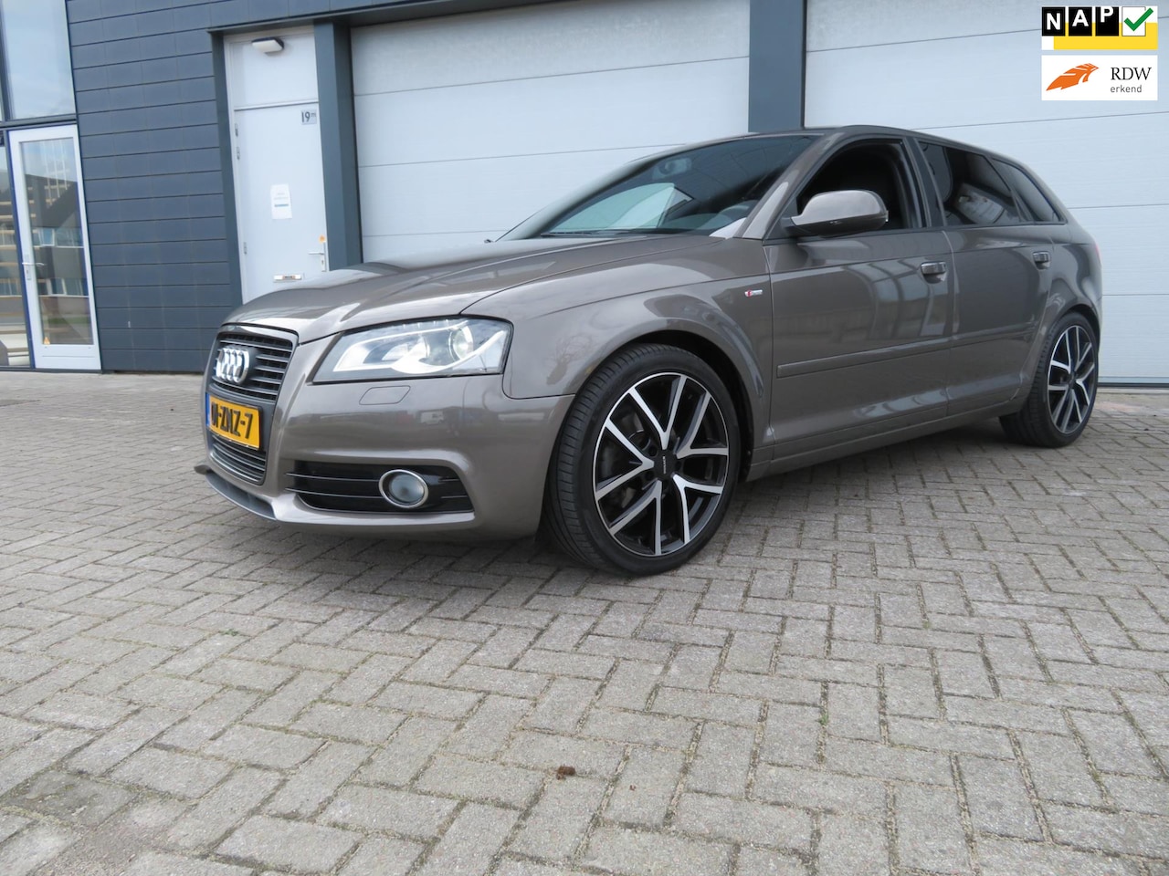 Audi A3 Sportback - 1.6 TDI S Edition 1.6 TDI S Edition - AutoWereld.nl