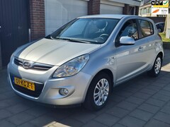 Hyundai i20 - 1.4i DynamicVersion *Airco/Cruise