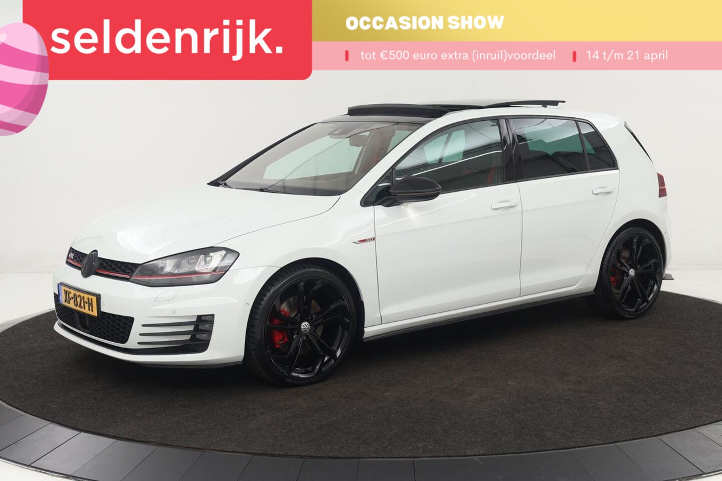 Volkswagen Golf - 2.0 TSI GTI | Panoramadak | Stoelverwarming | Adaptive cruise | Navigatie | Xenon | 19'' | - AutoWereld.nl