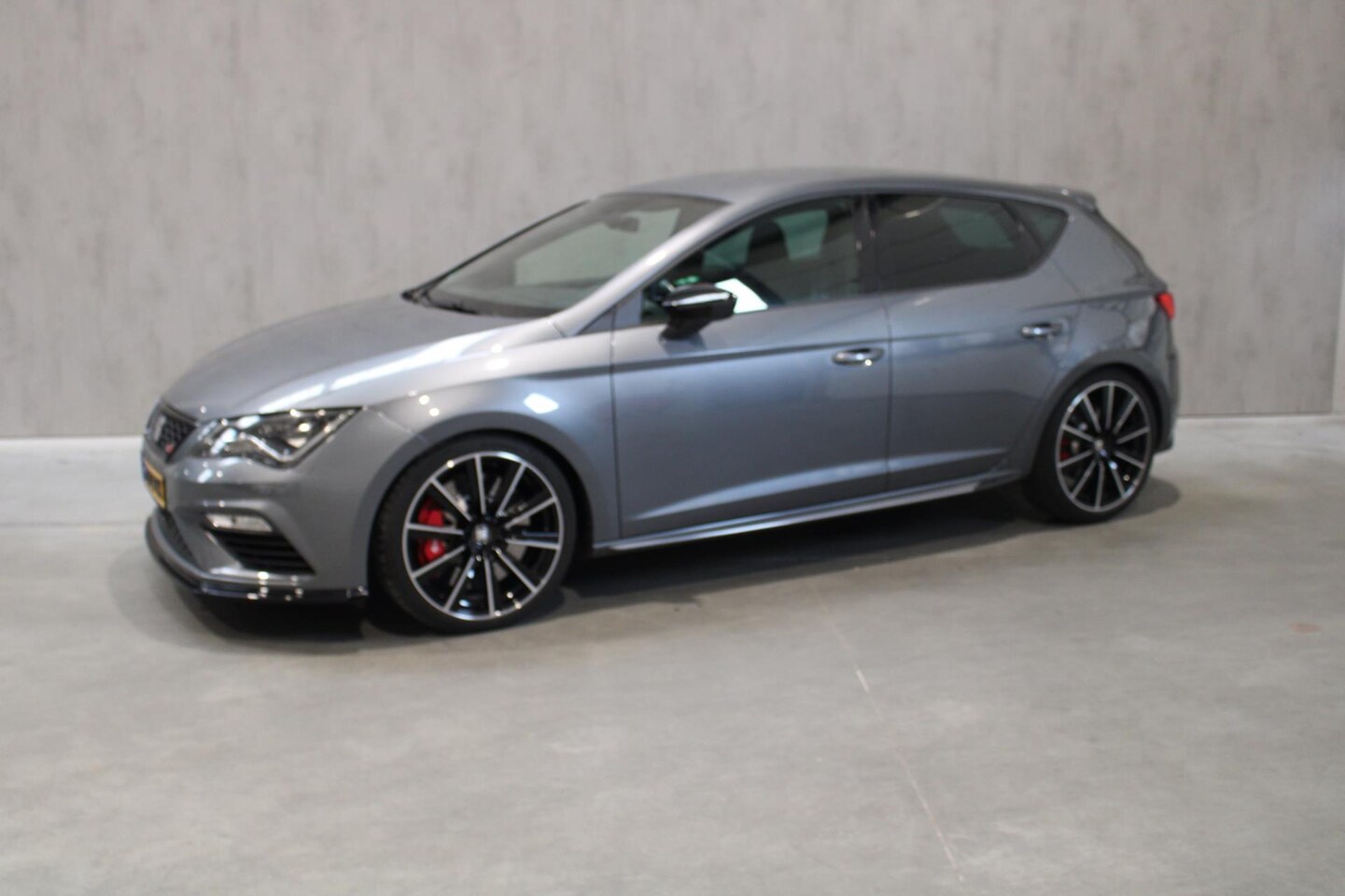 Seat Leon - 2.0 TSI CUPRA 300 Performance Pack/Camera/Key les/Brembo - AutoWereld.nl