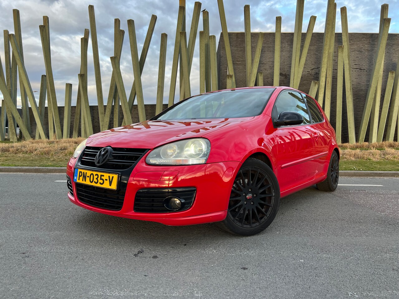 Volkswagen Golf - 1.6 FSI Turijn Volkswagen Golf 1.6 /R32 pakket/ Xenon/ carplay/ leder - AutoWereld.nl