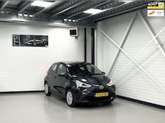 Toyota Aygo - 1.0 VVT-i X-PLAY LIMITED CarPlay/Android/Camera/ LED/MultiMedia/Touchscreen/ El.ramen/El.s