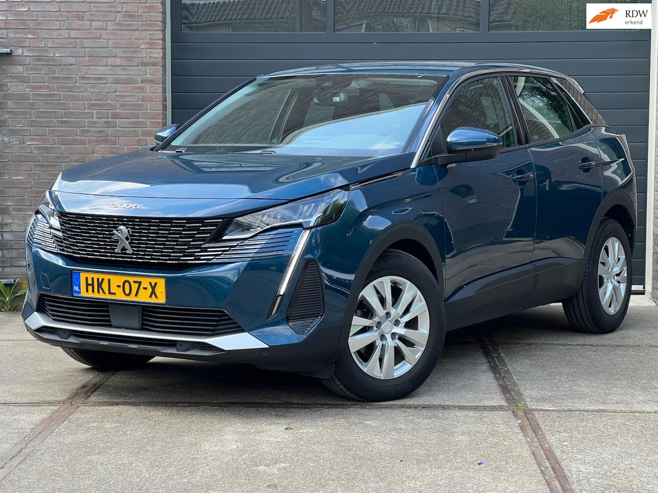 Peugeot 3008 - Active Pack 130pk | Carplay/AndroidAuto | Parkeercamera | Stoelverwarming - AutoWereld.nl