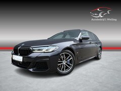 BMW 5-serie Touring - 530e xDrive M seats / pano / laser / H&k / Tr.hk