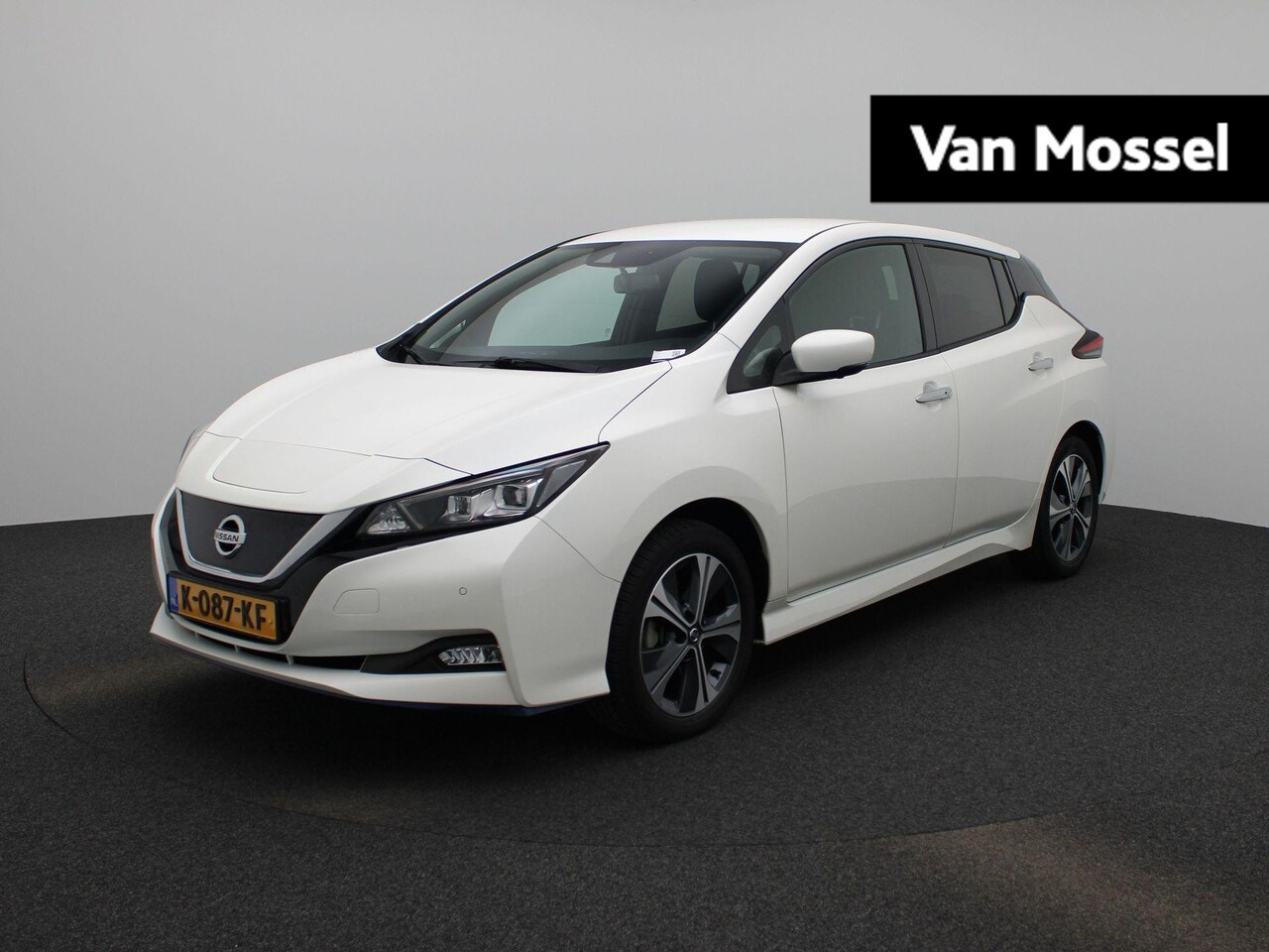 Nissan LEAF - e+ N-Connecta 62 kWh | Navigatie | Stoel en stuur verwarming | 360 Camera | - AutoWereld.nl