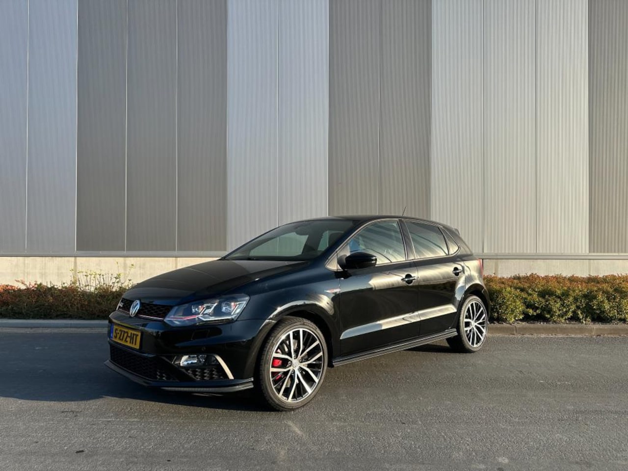 Volkswagen Polo - 1.8 TSI GTI stoelverwarming / PDC / Cruise Control / 17 Inch - AutoWereld.nl